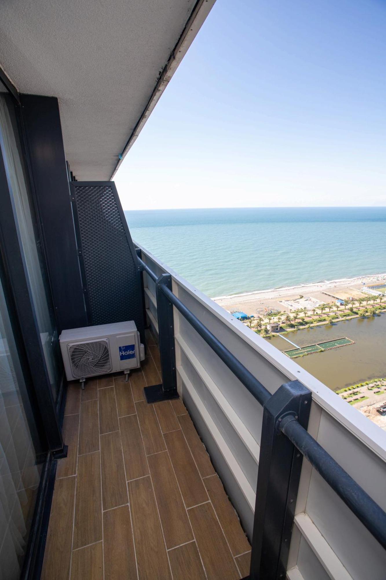 Luxsor & Gorgeous Sea Vlews Apartment Batumi Ngoại thất bức ảnh