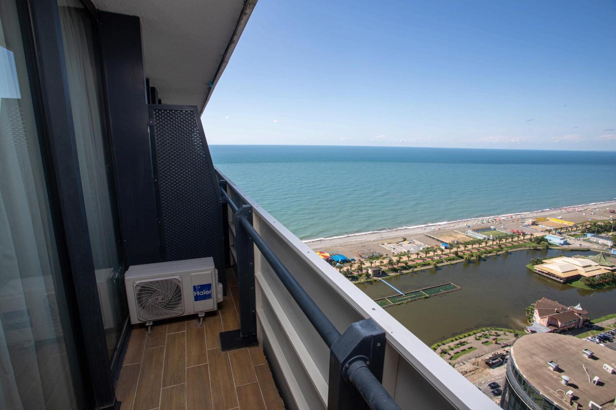 Luxsor & Gorgeous Sea Vlews Apartment Batumi Ngoại thất bức ảnh